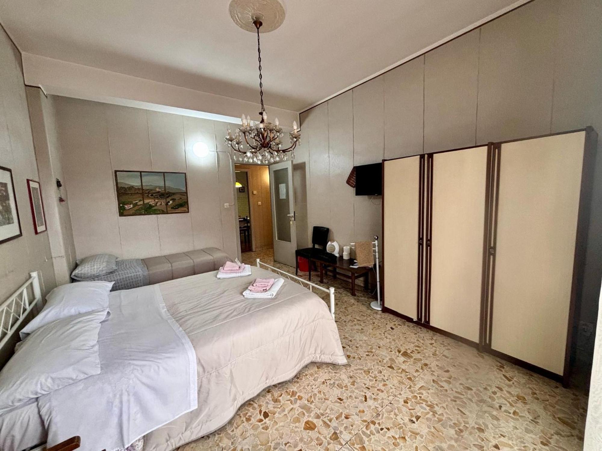 In Bb - Stanza In Affitto Guest house Giarre